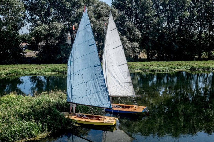 Brigham scow between Rotsea and Emmotland on a juntion of the river Hull 06.08.2018