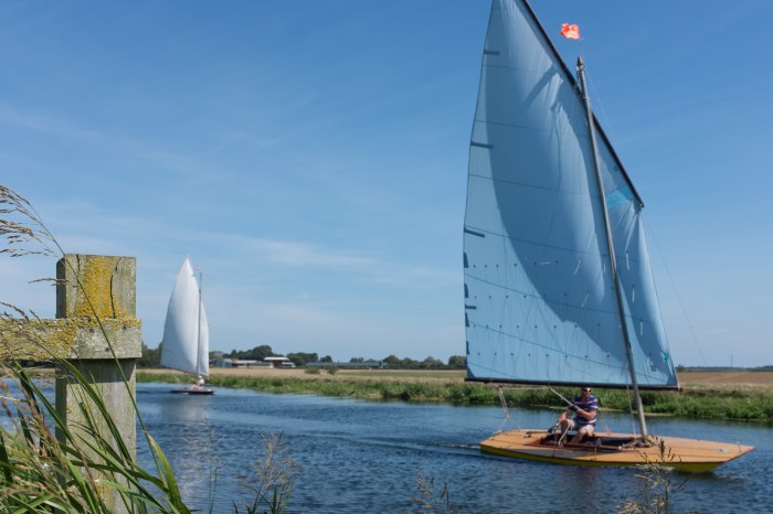 Brigham Scows race on the River Hull through Emmotland