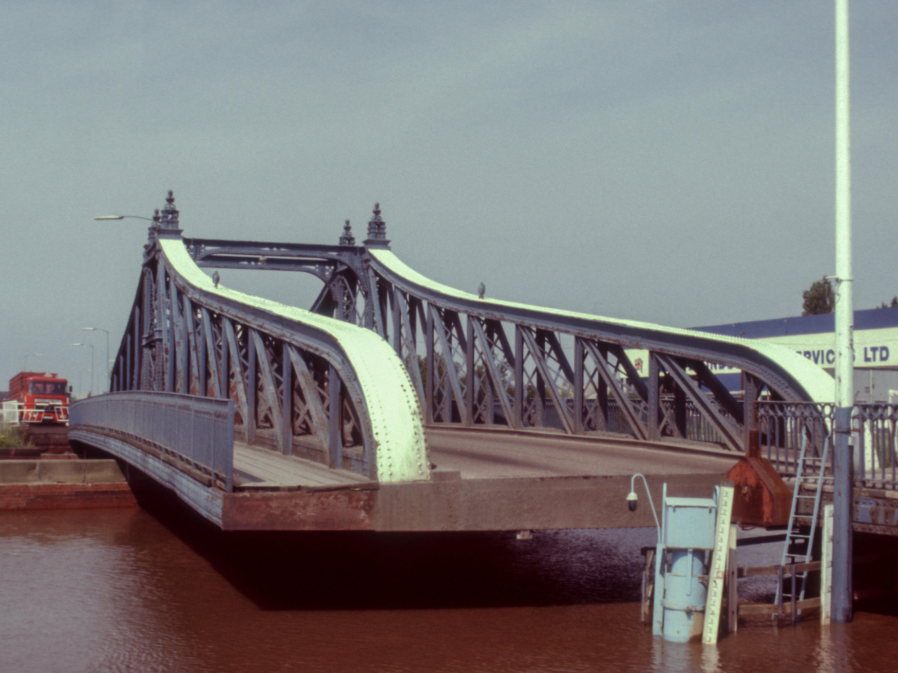 4 Stoneferry 1905 – Open Bridges